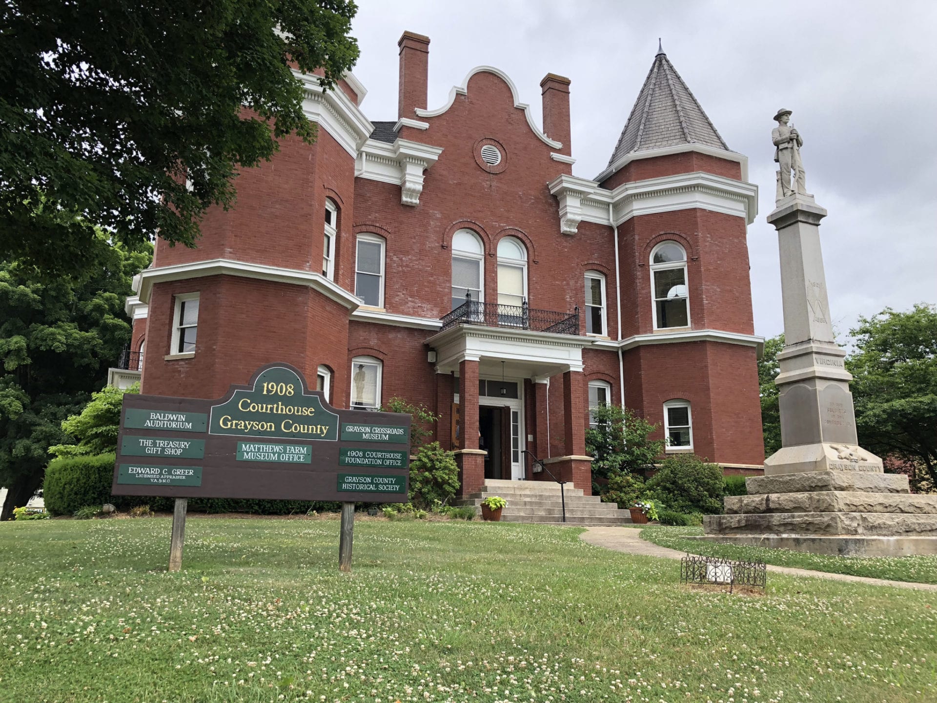 Visit Grayson County and the Grayson County Historic 1908 Courthouse